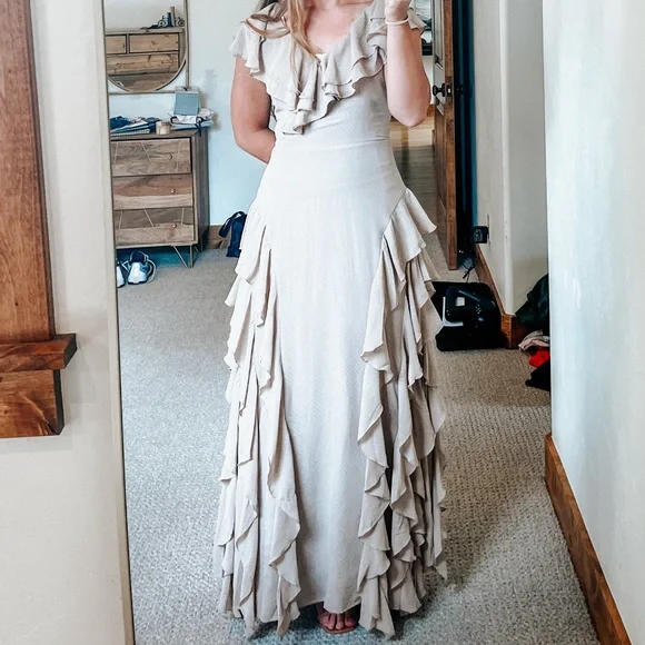 JoyFolie Sylvia dress in light taupe. Size Small! - Picture 2 of 4